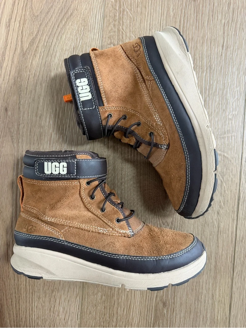UGG Kids Arren Weather Suede Boots Chestnut Brown Size 5 Youth 1132270K
